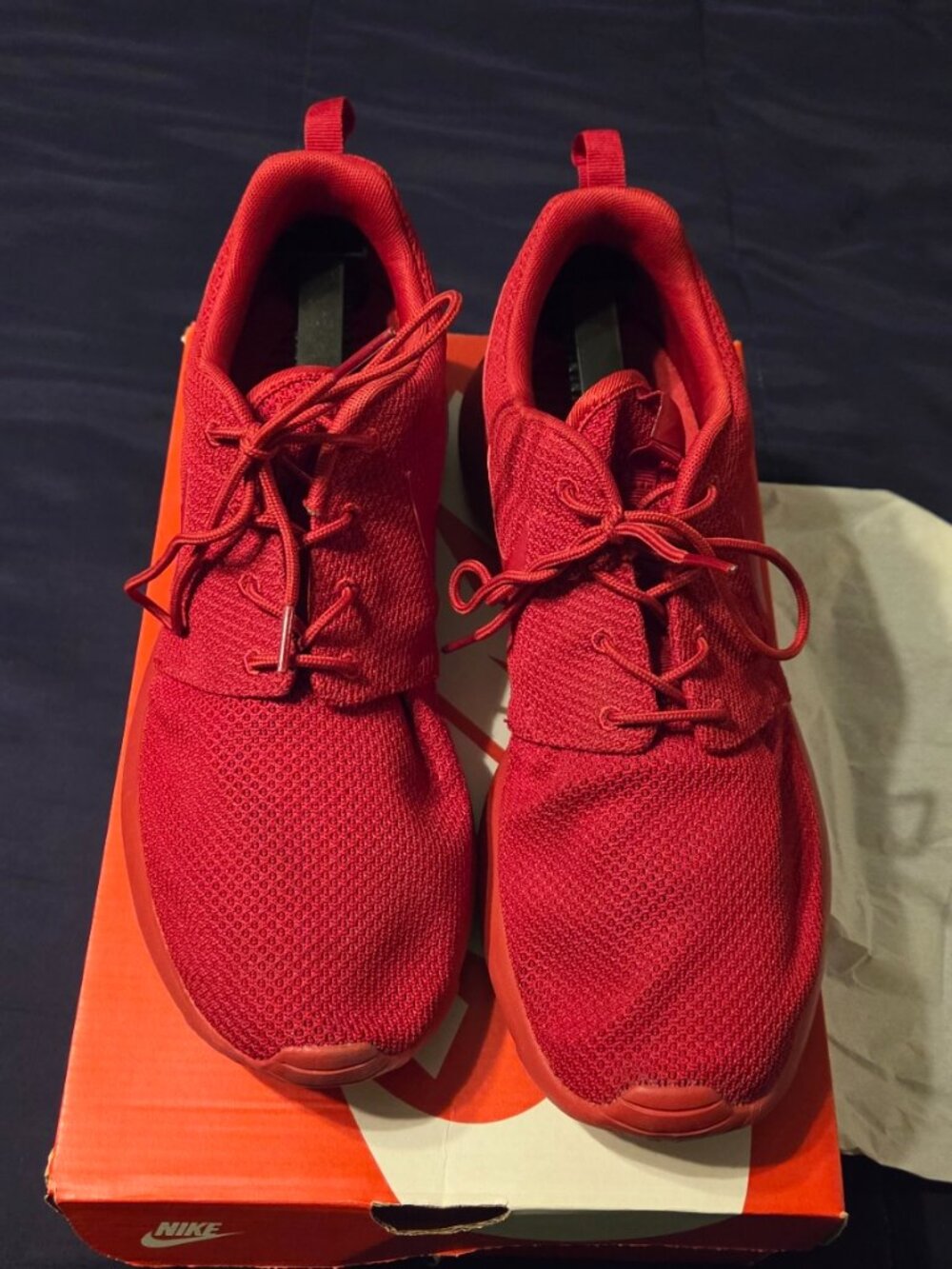 MENS SIZE 11.5 TRIPLE RED NIKE ROSHE RUN